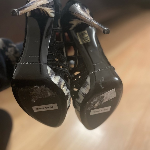 Burberry peak toe heels - Picture 7 of 11